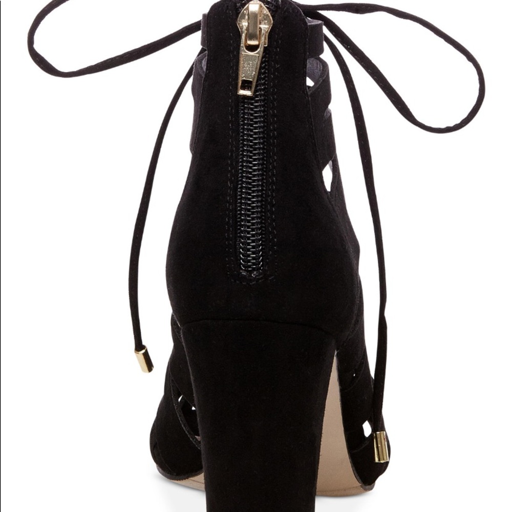 Heels - Picture 3 of 3
